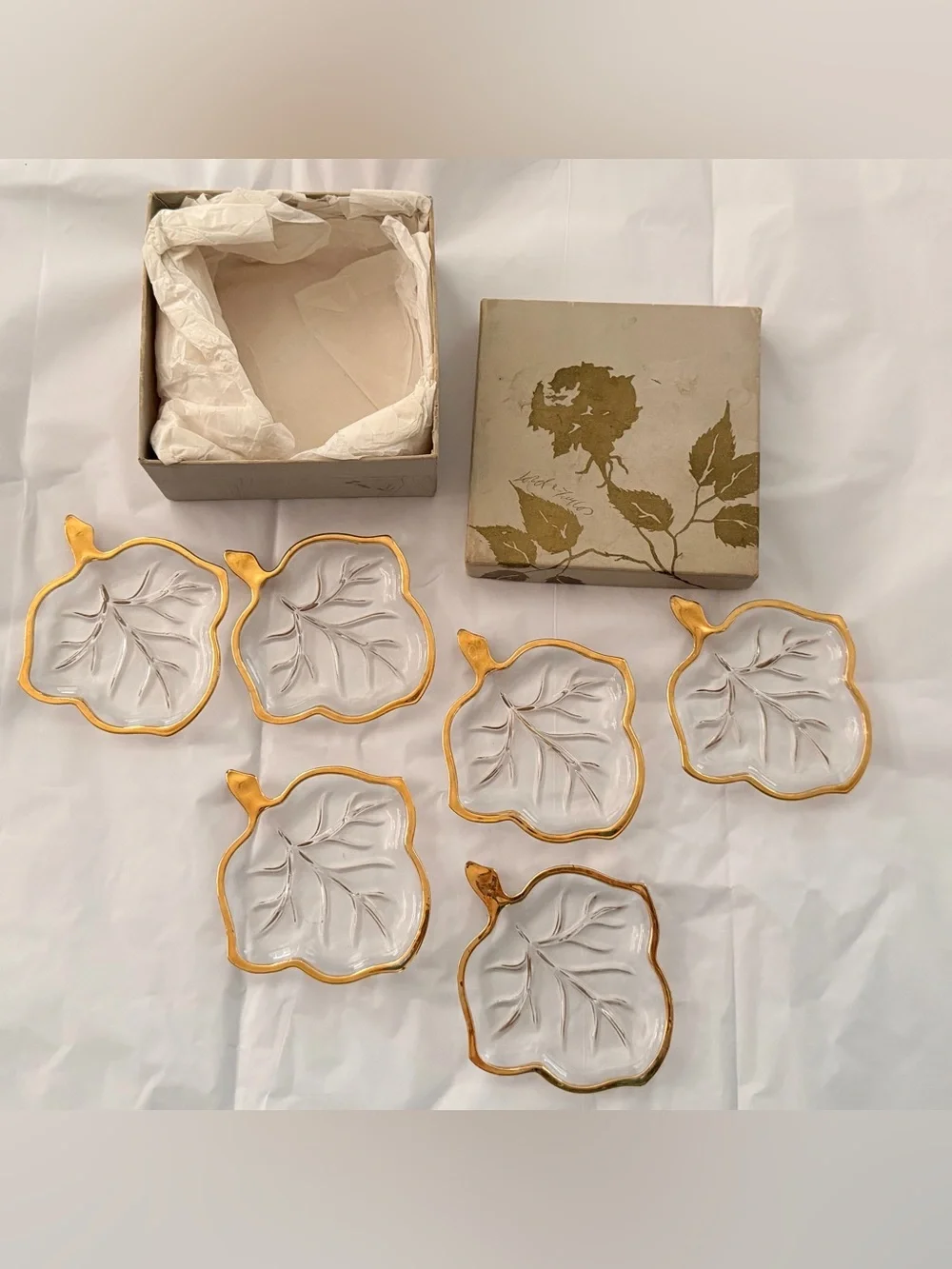 Hazel Atlas Pressed Glass Leaf Trinket Dishes, Vtg Gold Trim In Original L&T Box - Picture 2 of 8